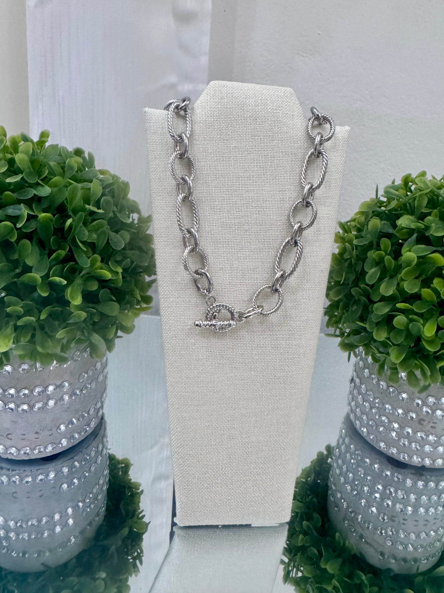 Collar Icon Chain
