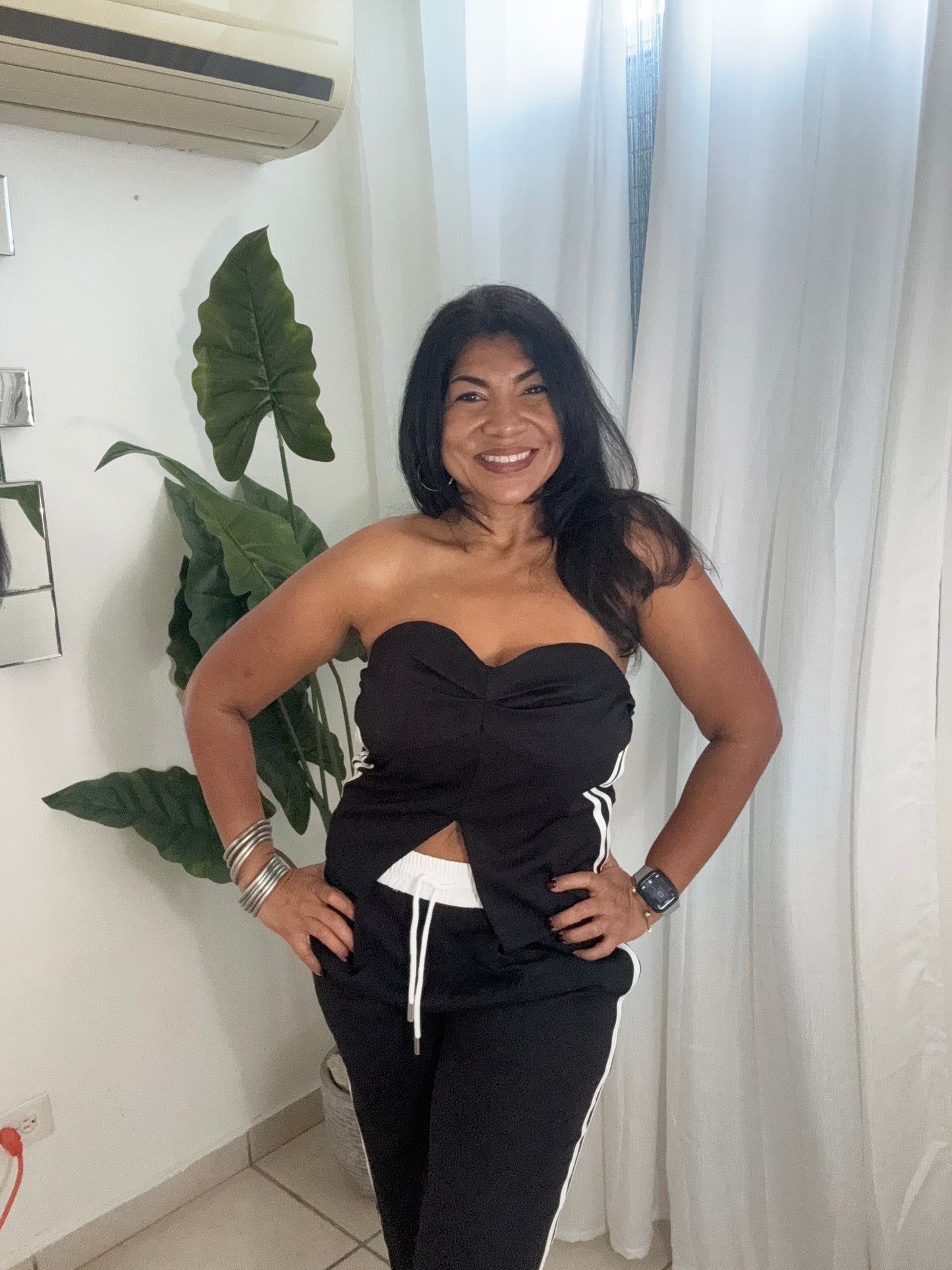 Strapless Black Elegance