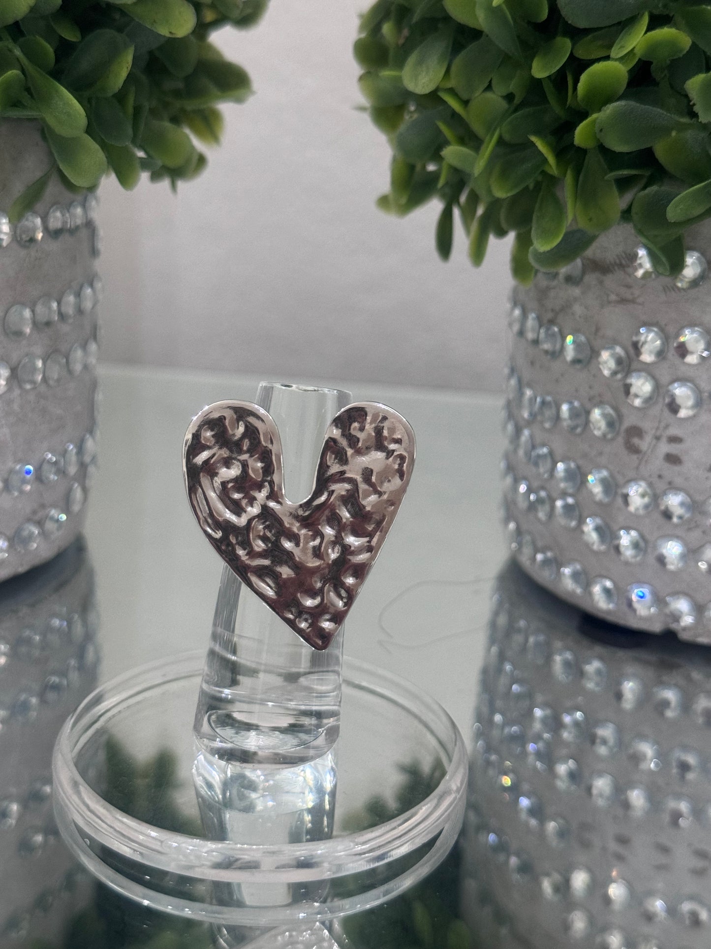 Anillo Corazón PlateadoTexturizado – Stainless Steel