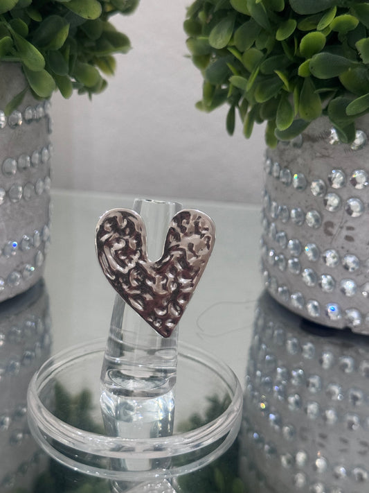 Anillo Corazón PlateadoTexturizado – Stainless Steel